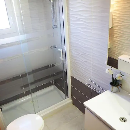 Per 4 Persones A Doctor Fleming A 5 Minuts De La Platja Gran